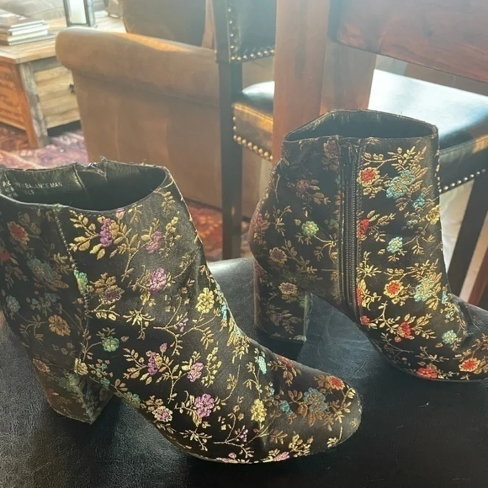 Flower ankle high booties